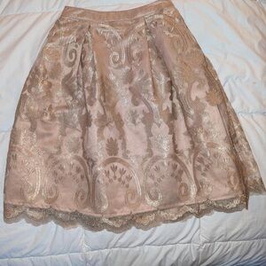 Super cute size small beautiful skirt.